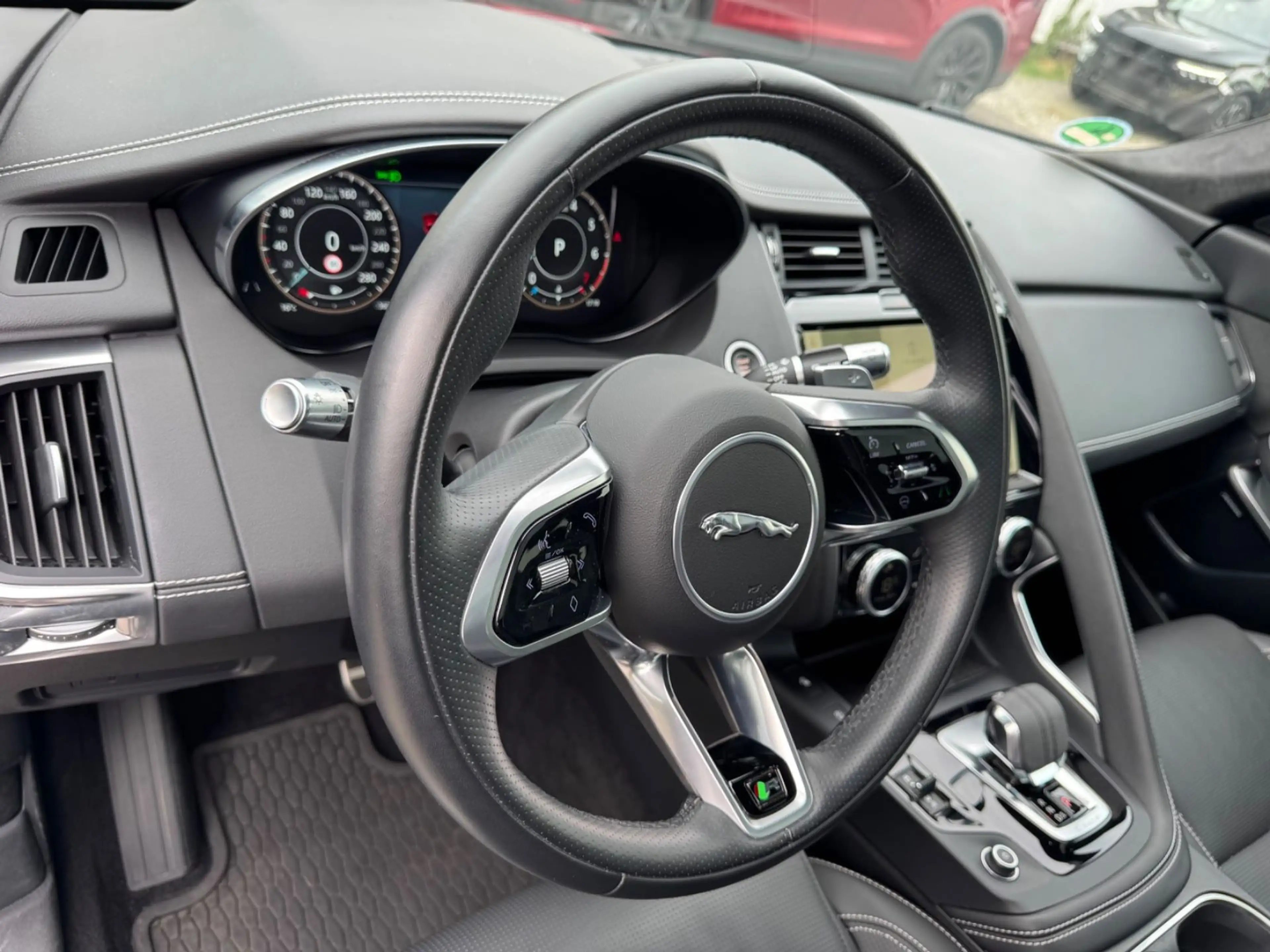Jaguar E-Pace E-PACE R-Dynamic HSE AWD — photo 15