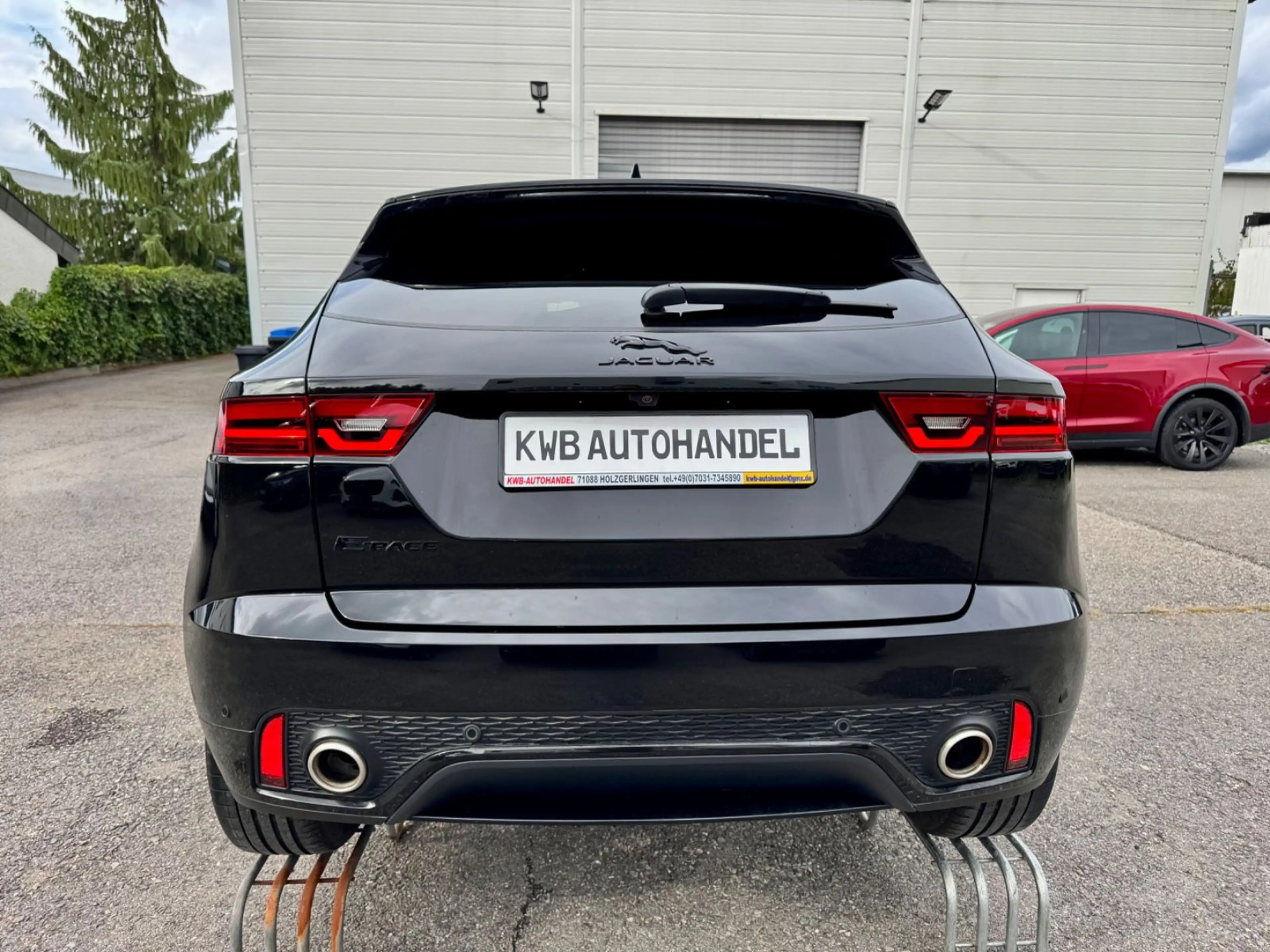 Jaguar E-Pace E-PACE R-Dynamic HSE AWD — photo 4