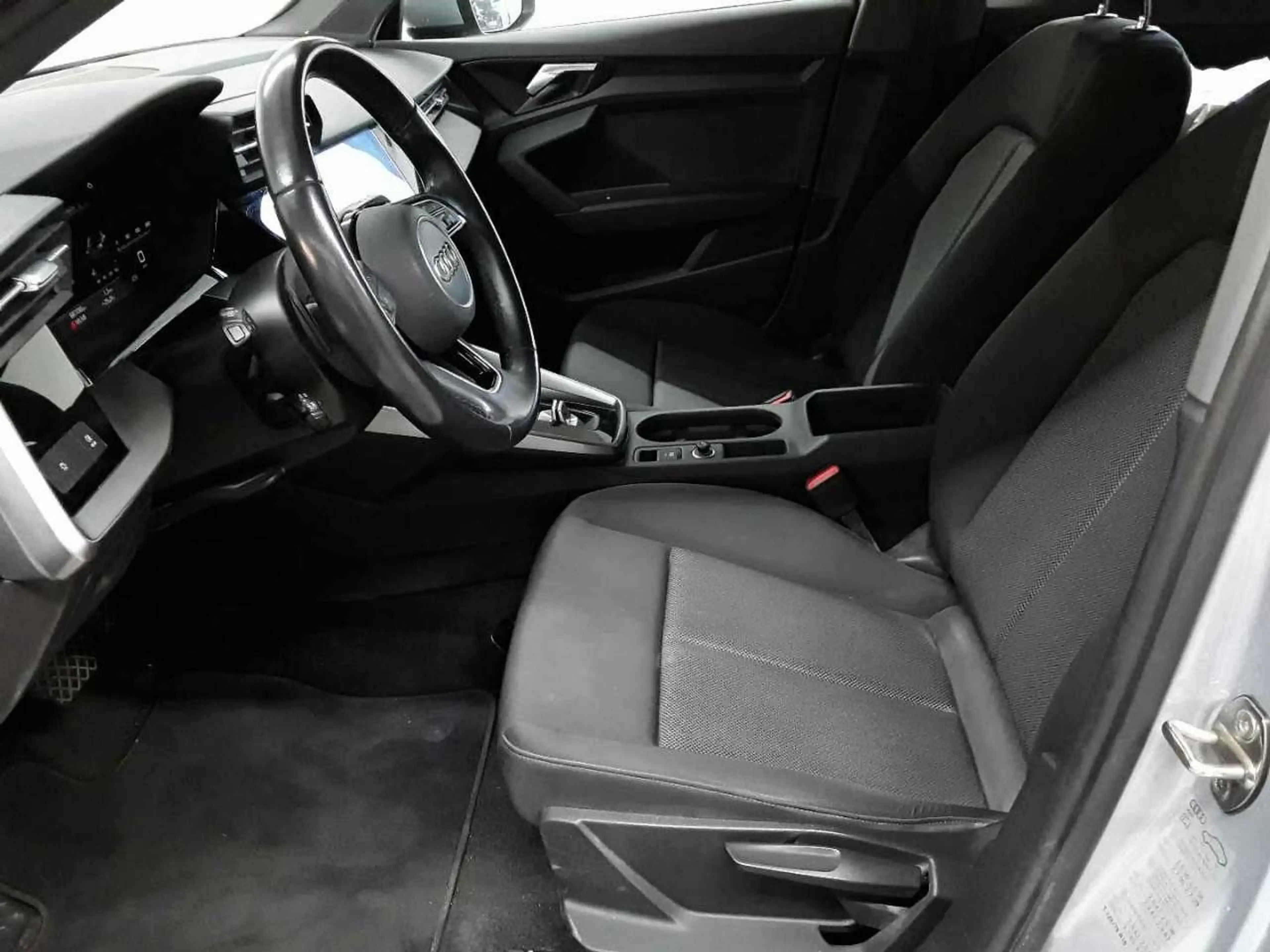 Audi A3 A3 35 TDI Sportback S tronic Navi SHZ LED — photo 7