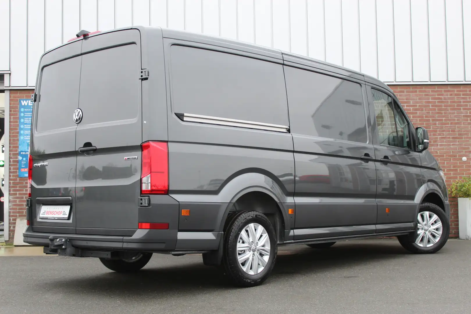 Volkswagen Crafter 35 2.0 TDI 177PK DSG L3H2 |4MOTION|LED|ERGOCOMFORT Gris - 2