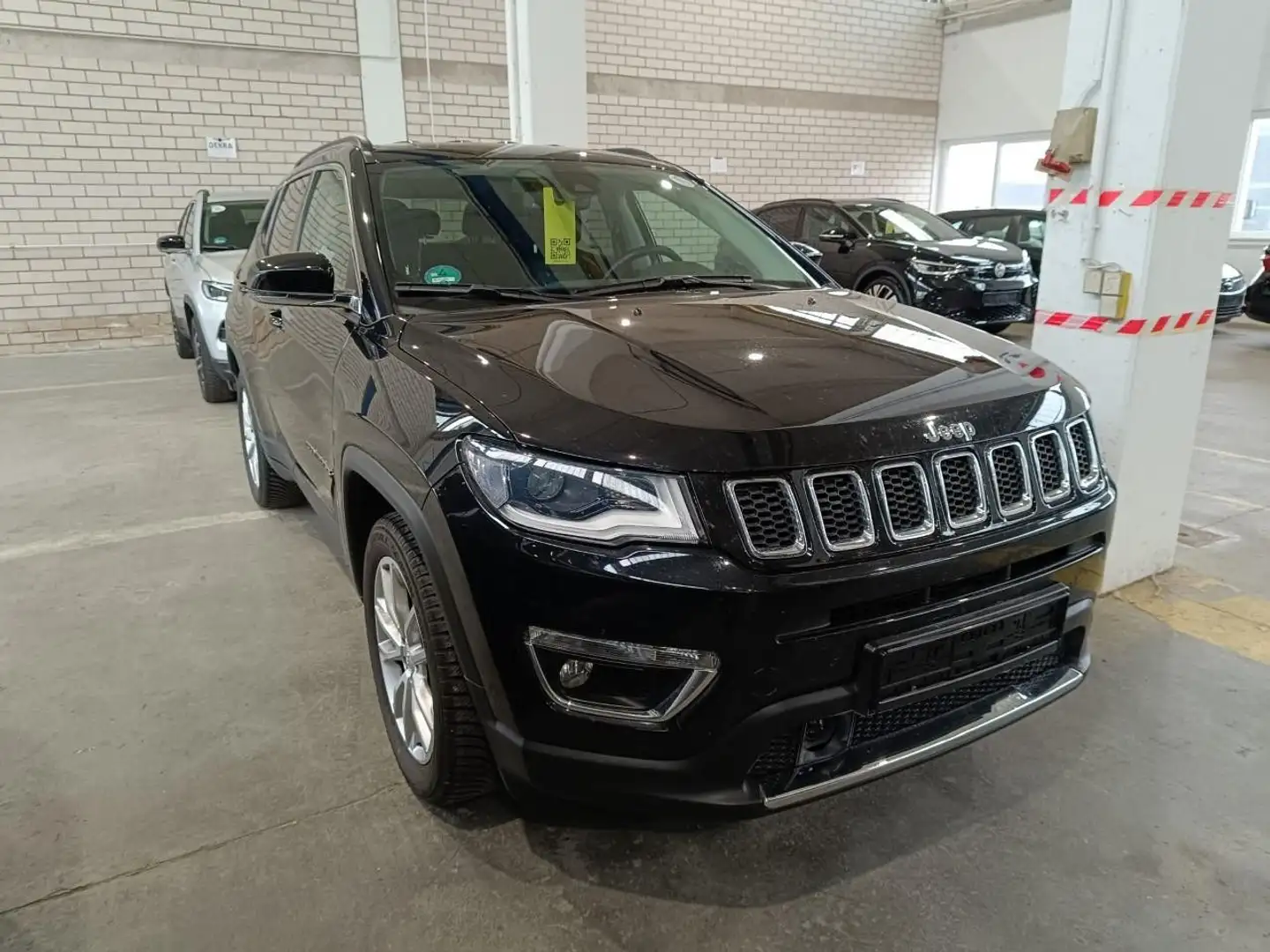 Jeep Compass Limited 1,3 TGDi NAV+KAM+XEN+ACC+CARPLAY Schwarz - 1