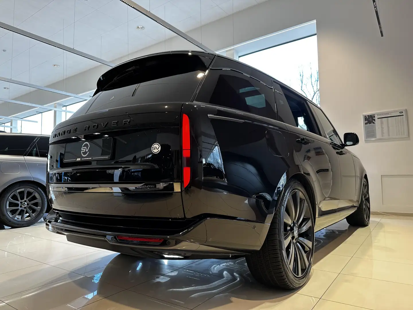 Land Rover Range Rover P530 SV INTERPRID LWB Noir - 2
