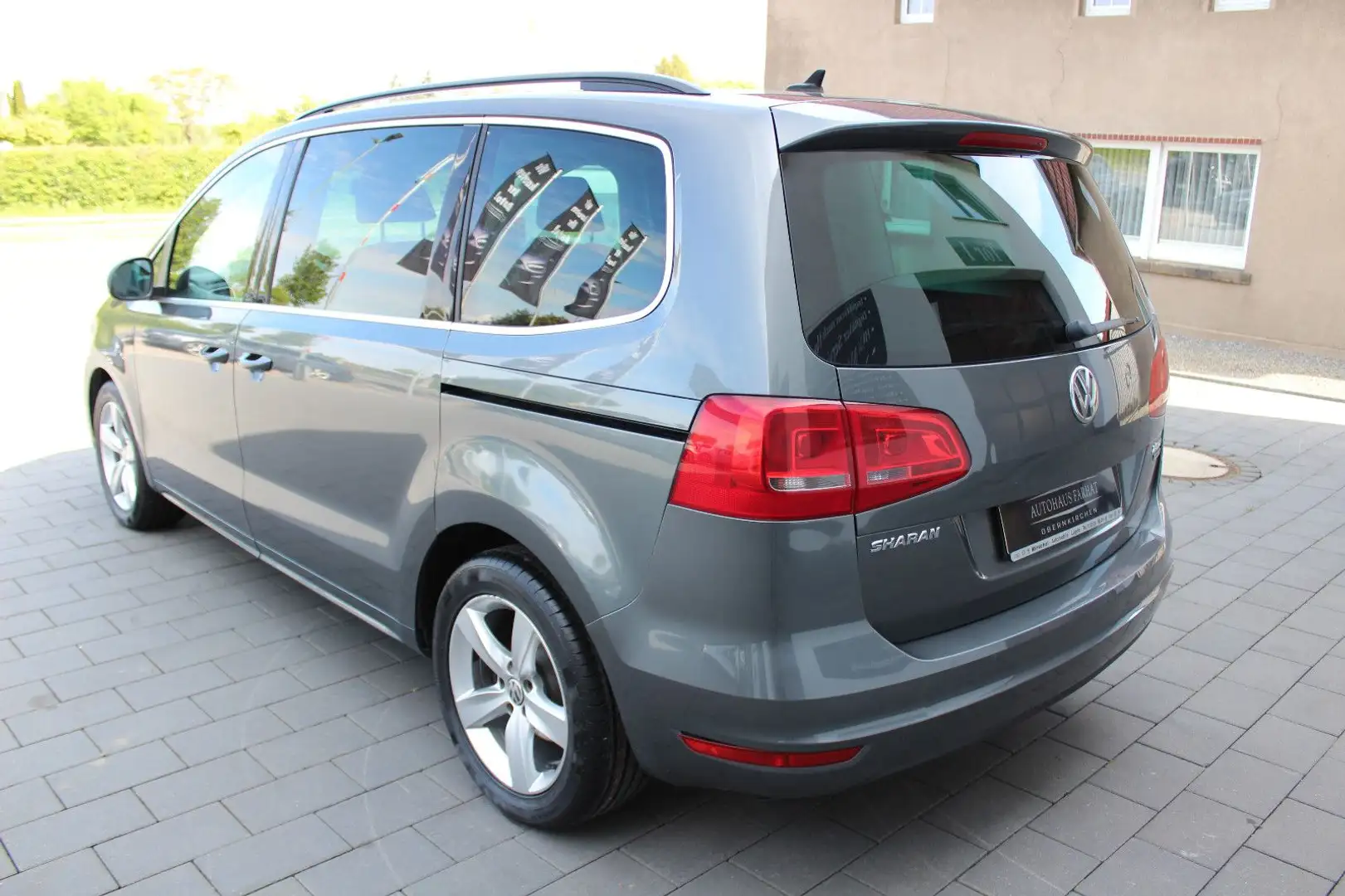 Volkswagen Sharan Comfortline BMT (NAVIGATION) Grau - 2
