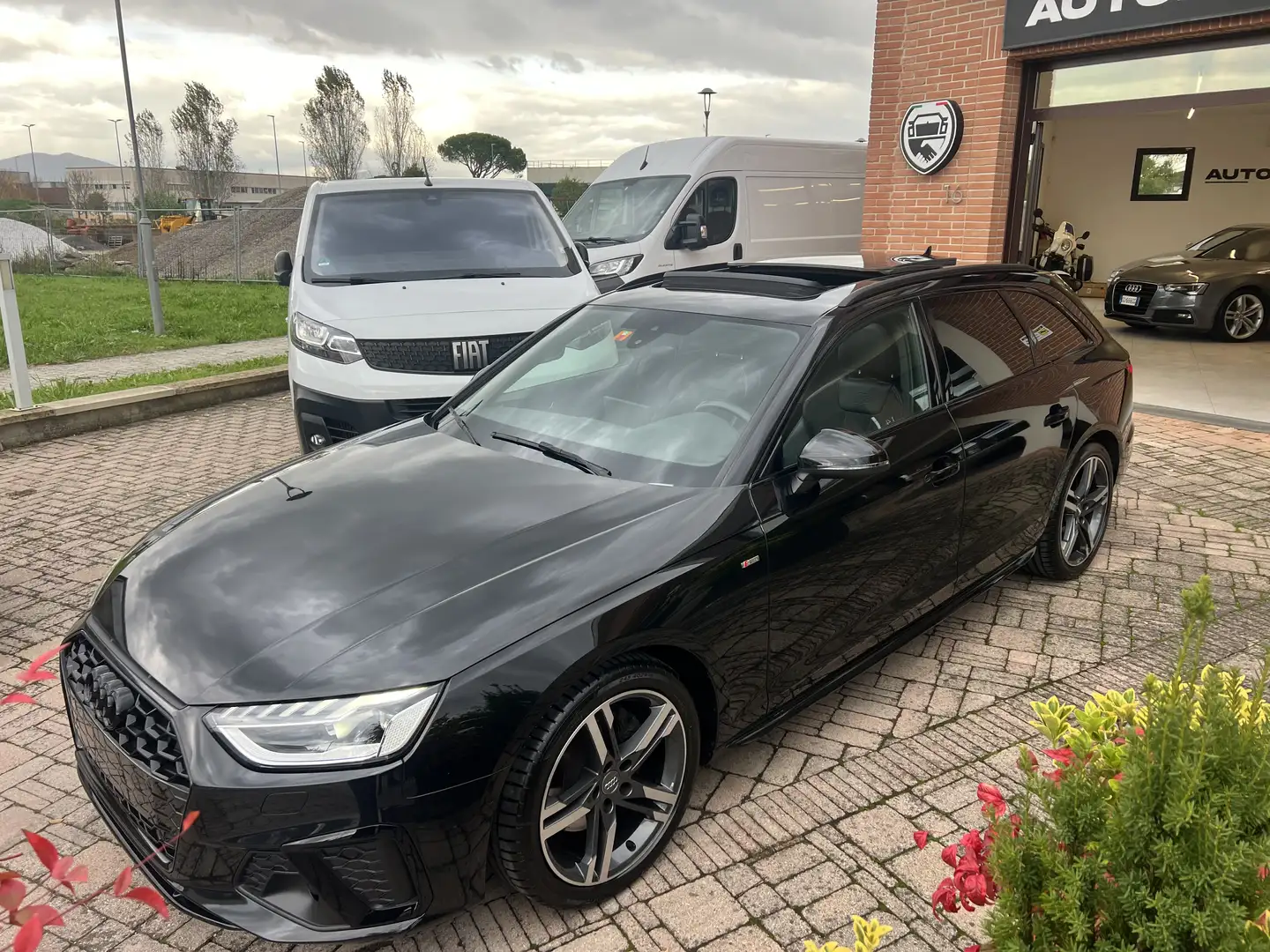Audi A4 Avant 30 2.0 tdi mhev S Line edition 136cv s-troni Nero - 2