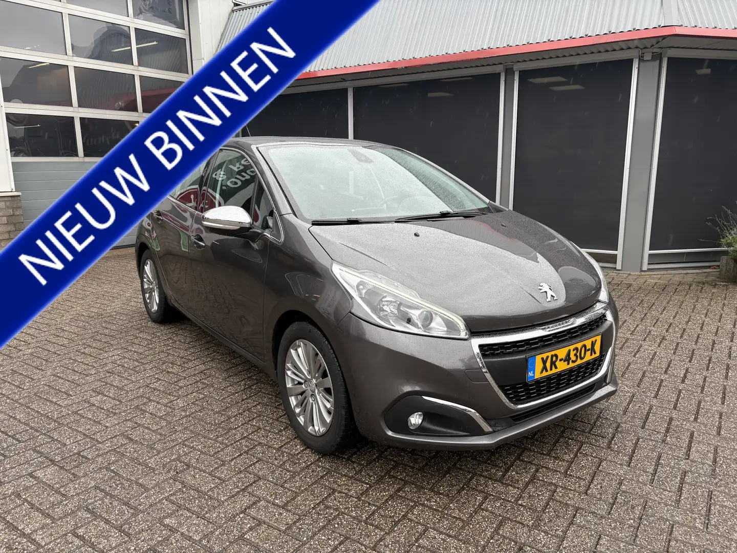 Peugeot 208 1.2 PureTech Blue Lease Allure Gris - 1