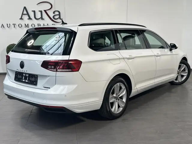 Volkswagen Passat view 4