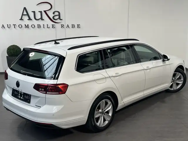 Volkswagen Passat view 5