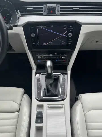Volkswagen Passat view 14