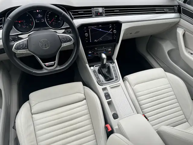 Volkswagen Passat view 13