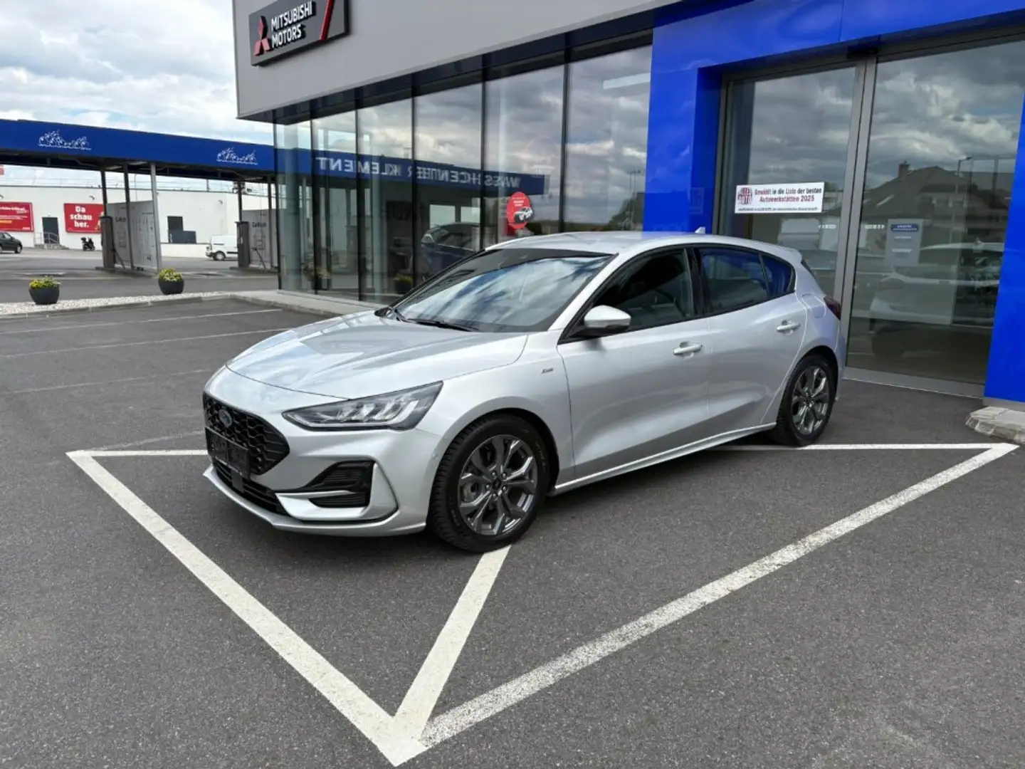 Ford Focus ST-Line 1.0 Ecoboost Silber - 1