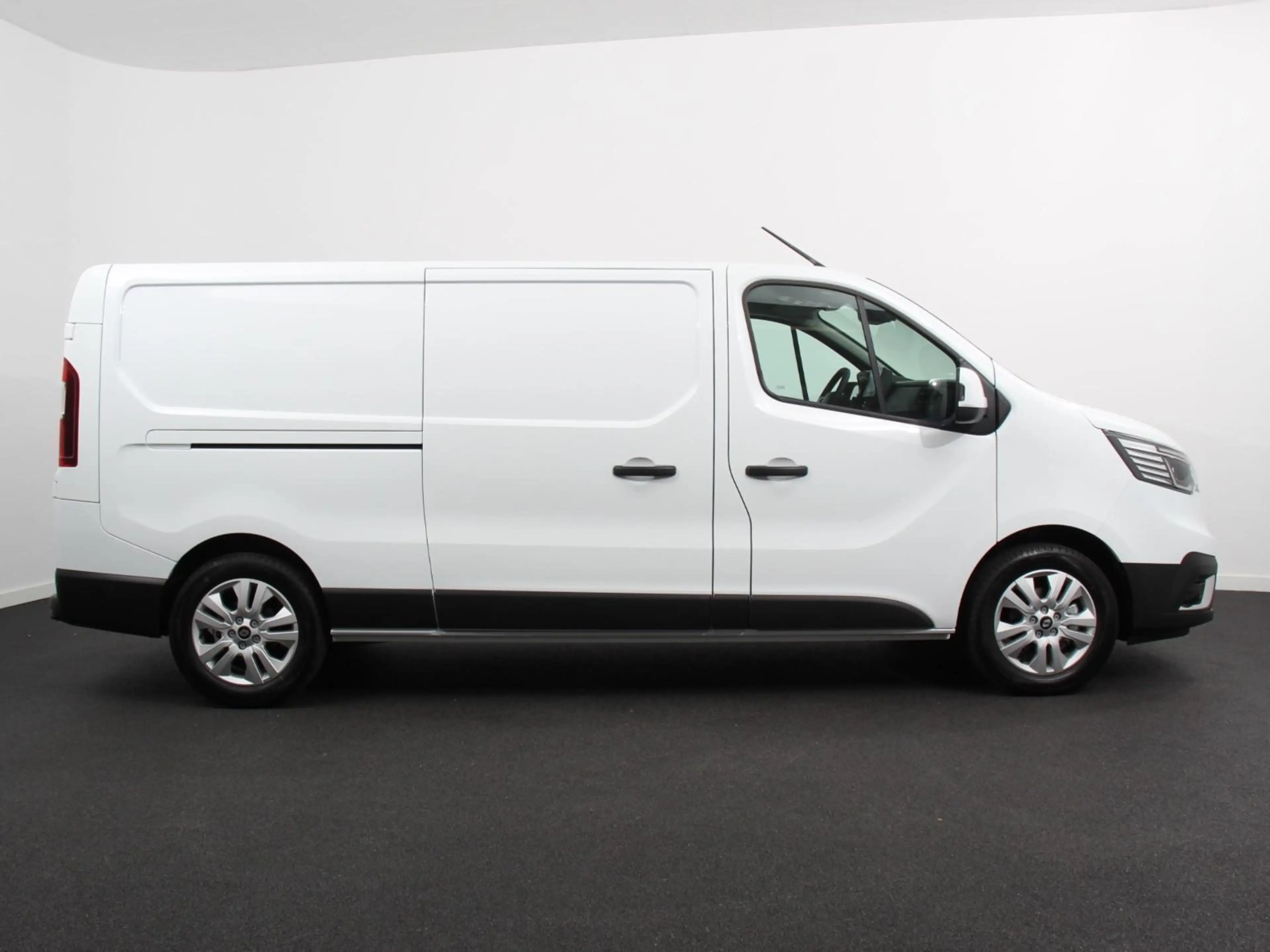 Renault Trafic 2.0 Blue dC1 150PK T30 L2H1 Advance Automaat Navig — photo 4