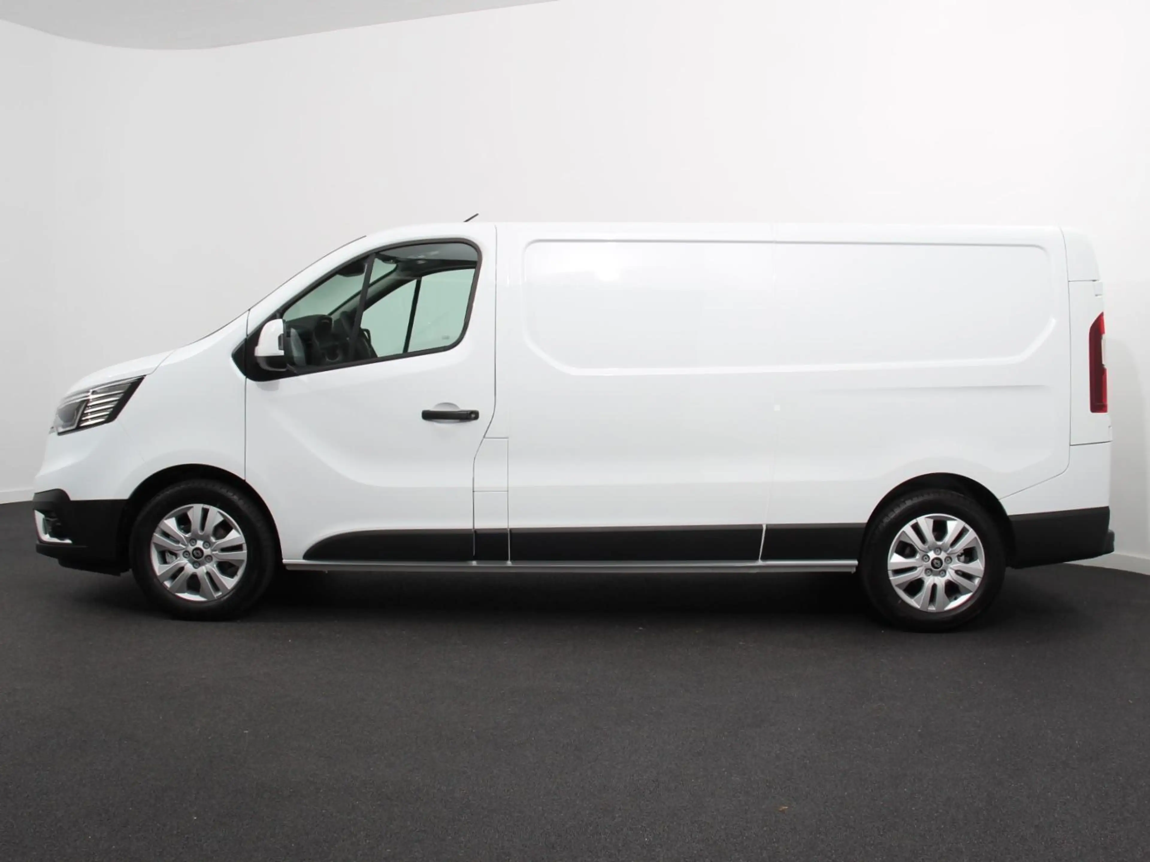 Renault Trafic 2.0 Blue dC1 150PK T30 L2H1 Advance Automaat Navig — photo 5