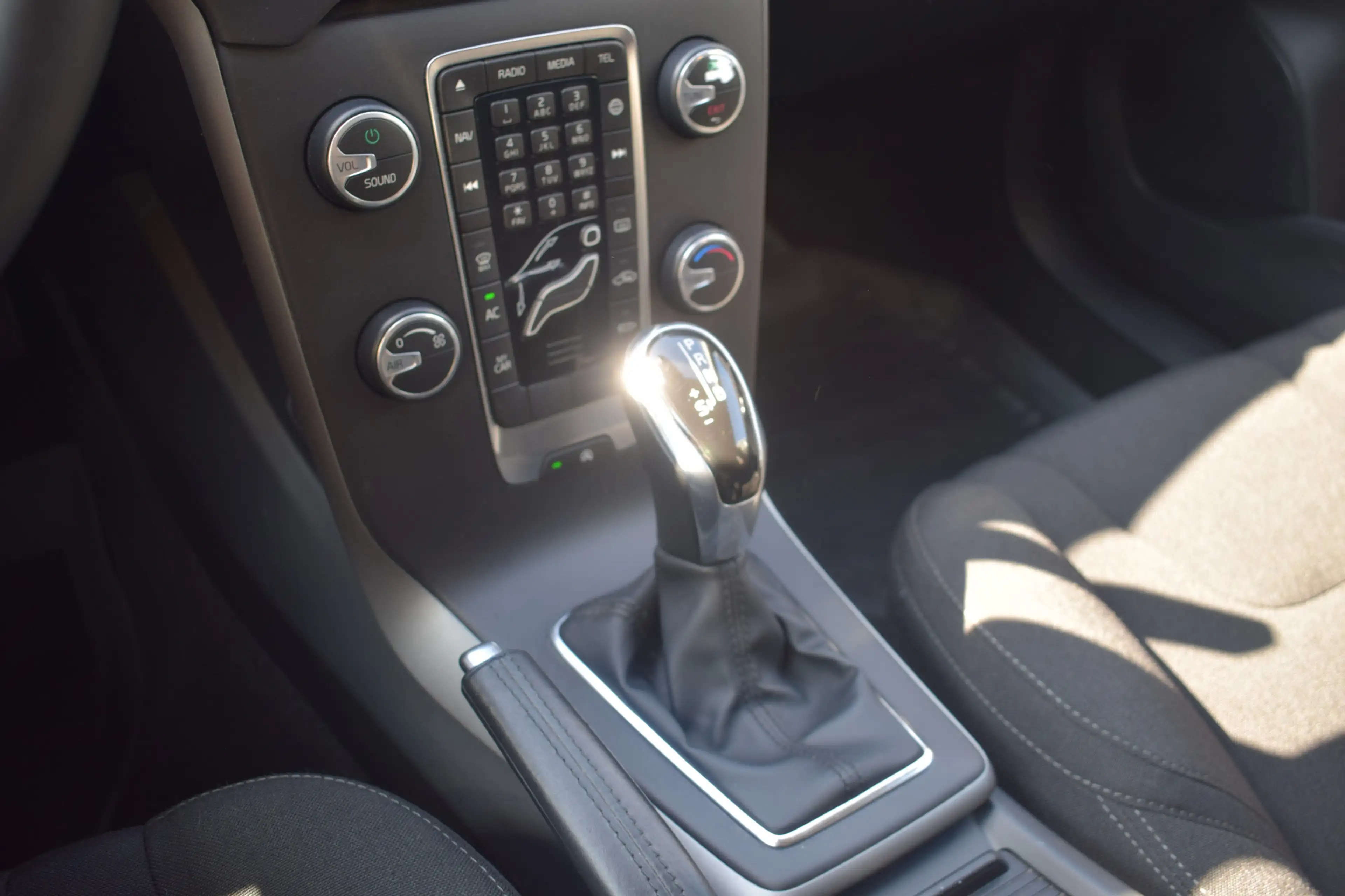 Volvo V40 Cross Country 1.5 T3 Momentum Automaat Climate Cruise PDC — photo 24