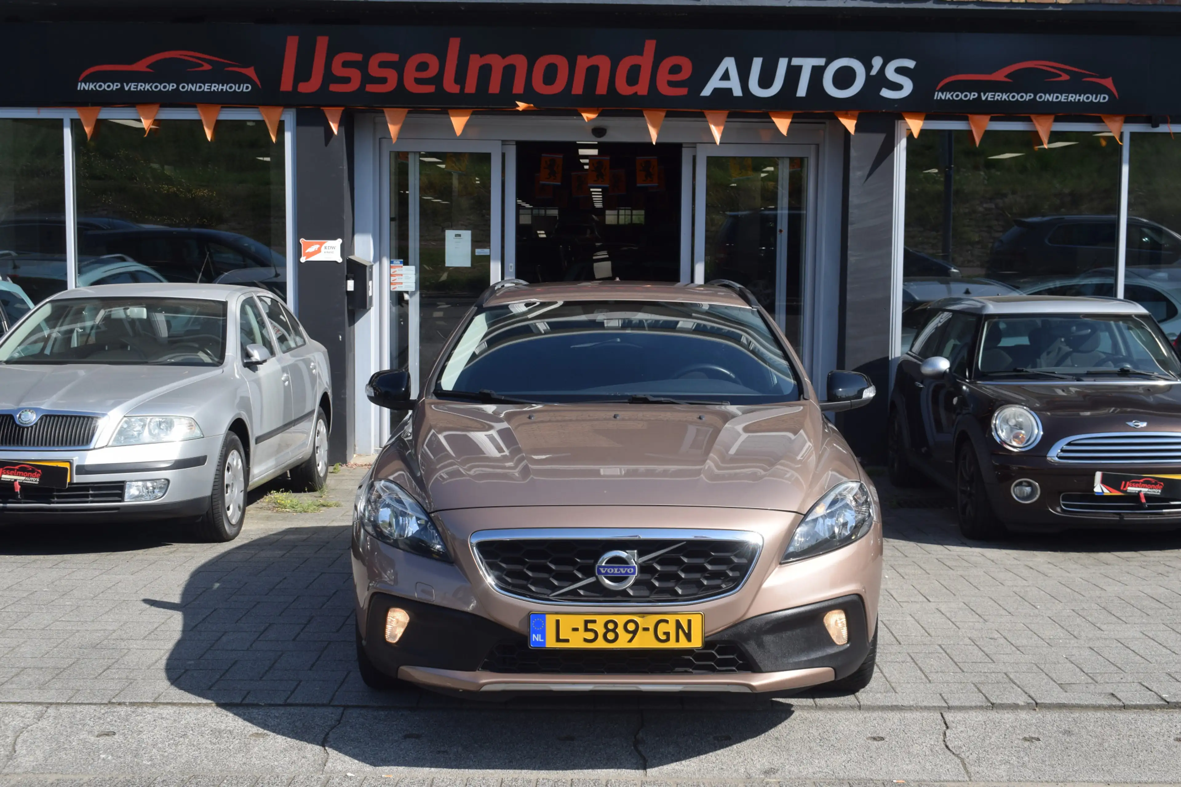 Volvo V40 Cross Country 1.5 T3 Momentum Automaat Climate Cruise PDC — photo 3
