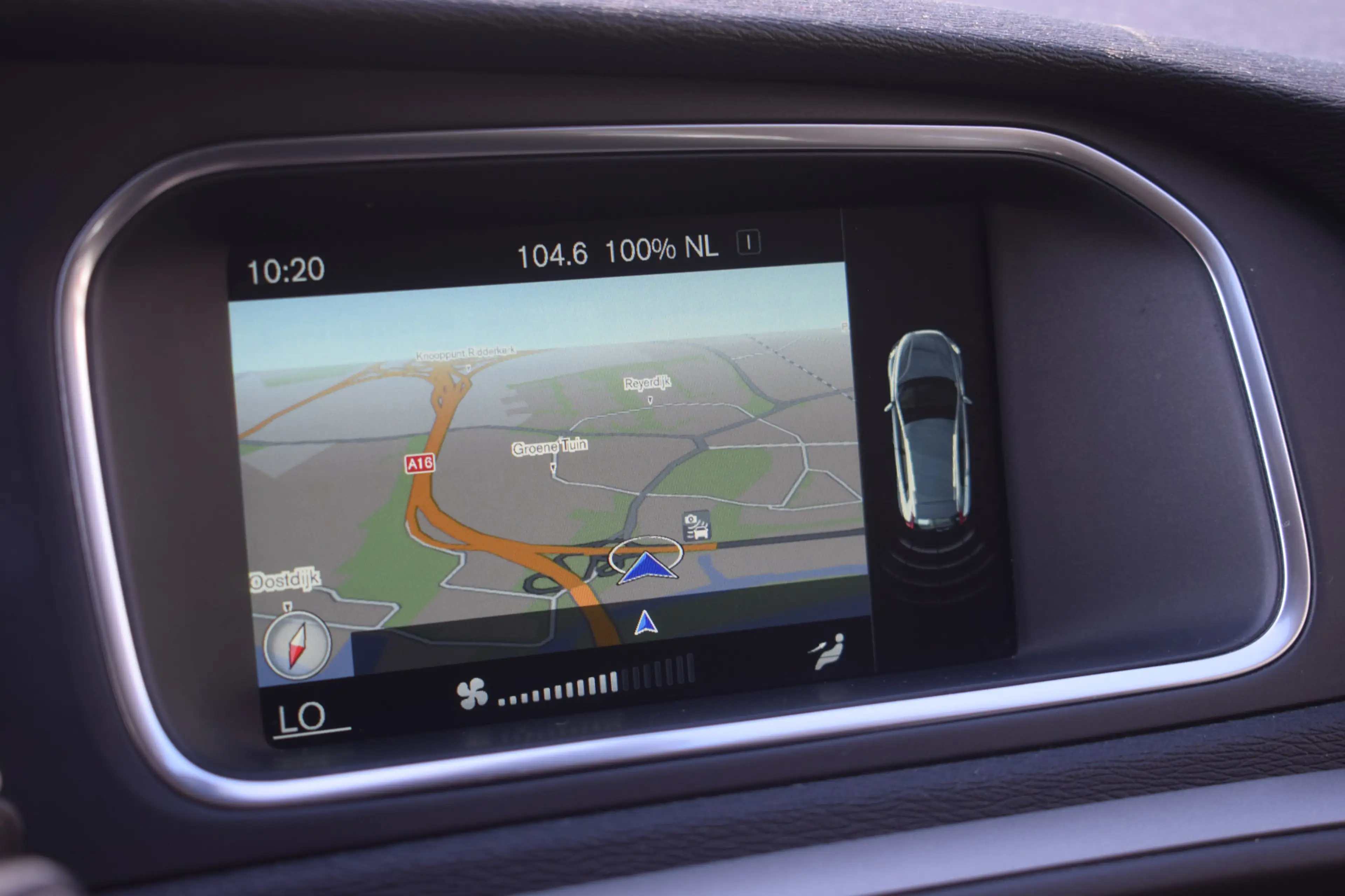 Volvo V40 Cross Country 1.5 T3 Momentum Automaat Climate Cruise PDC — photo 26