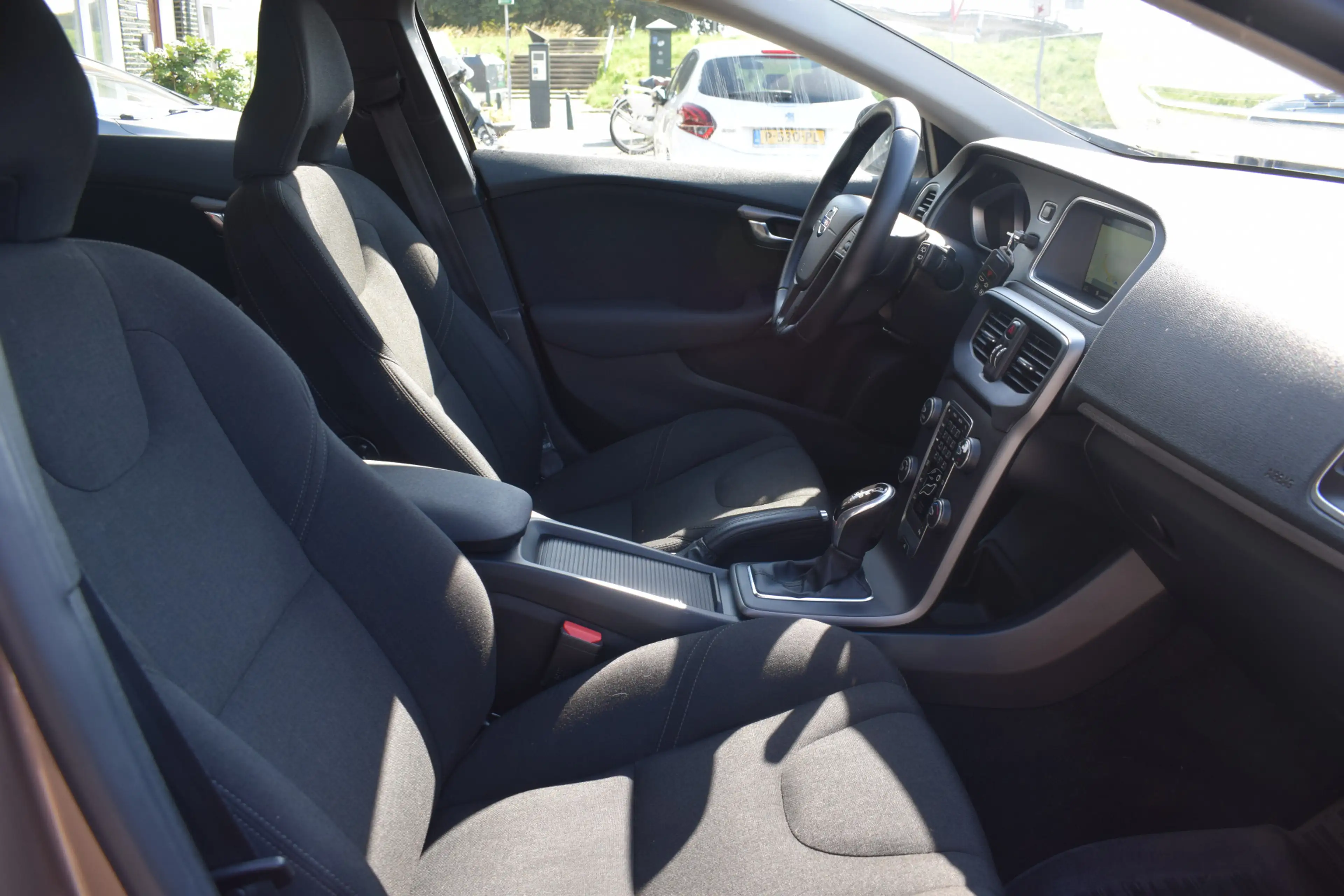 Volvo V40 Cross Country 1.5 T3 Momentum Automaat Climate Cruise PDC — photo 19