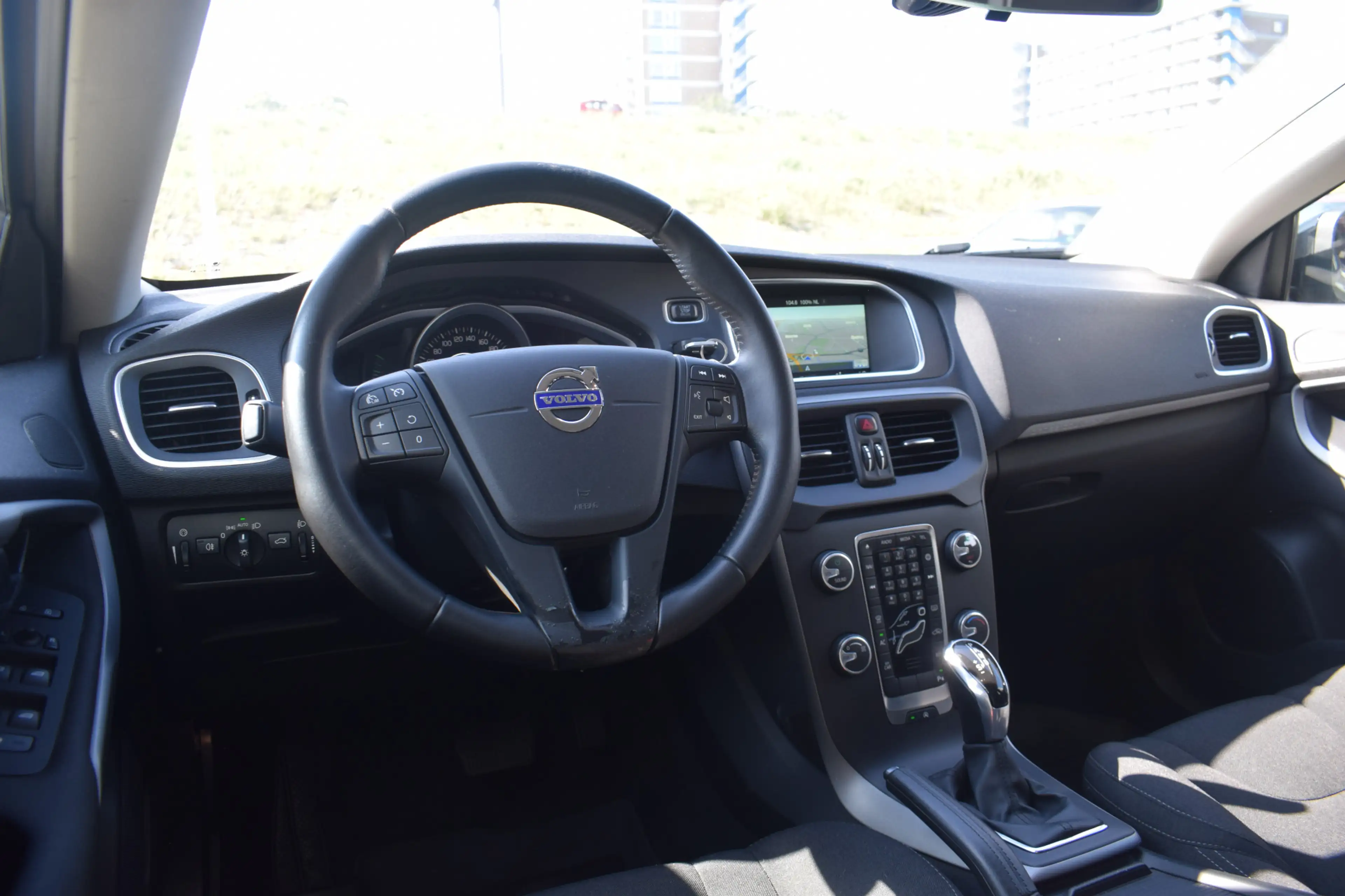 Volvo V40 Cross Country 1.5 T3 Momentum Automaat Climate Cruise PDC — photo 13