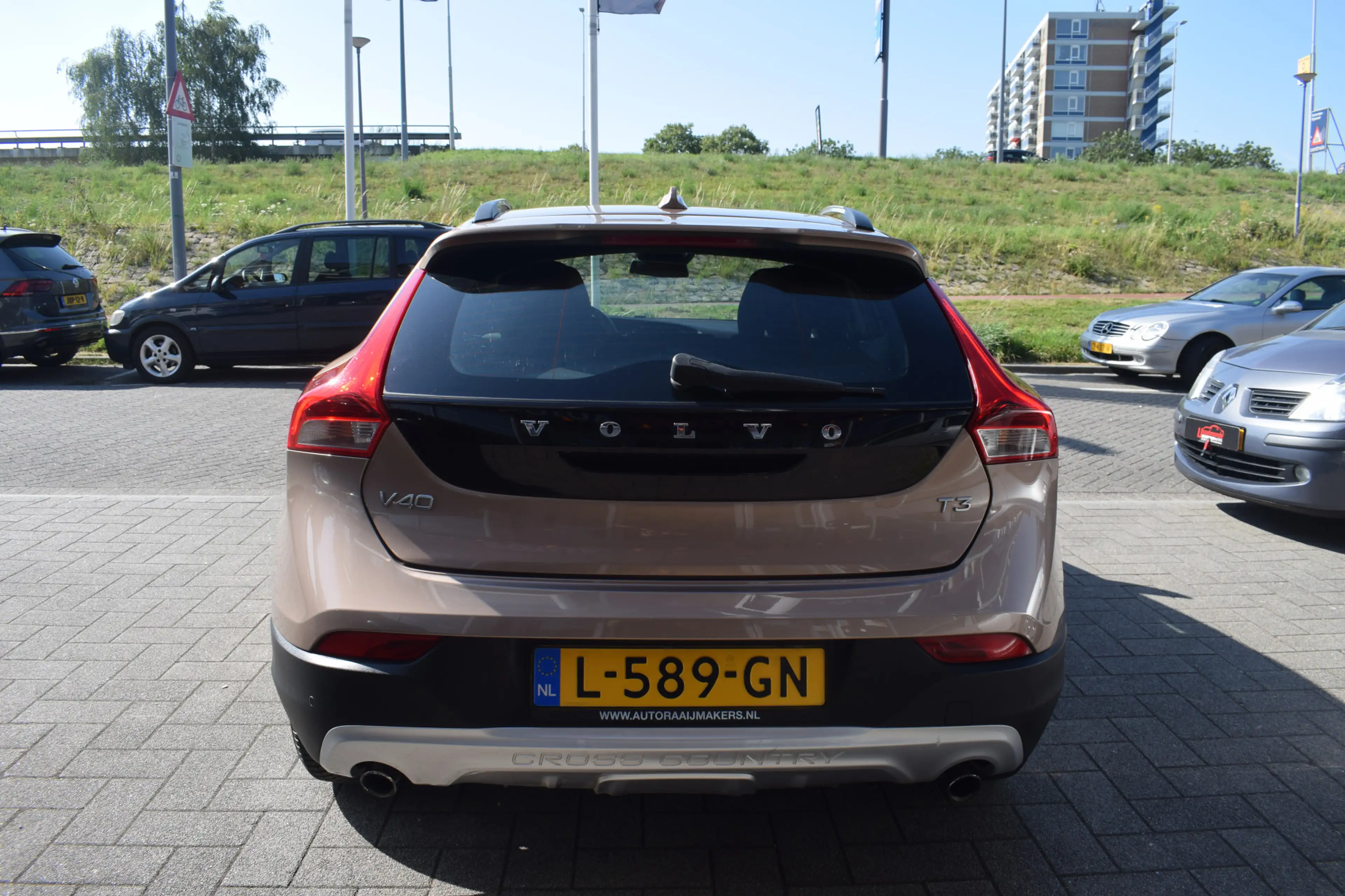 Volvo V40 Cross Country 1.5 T3 Momentum Automaat Climate Cruise PDC — photo 9