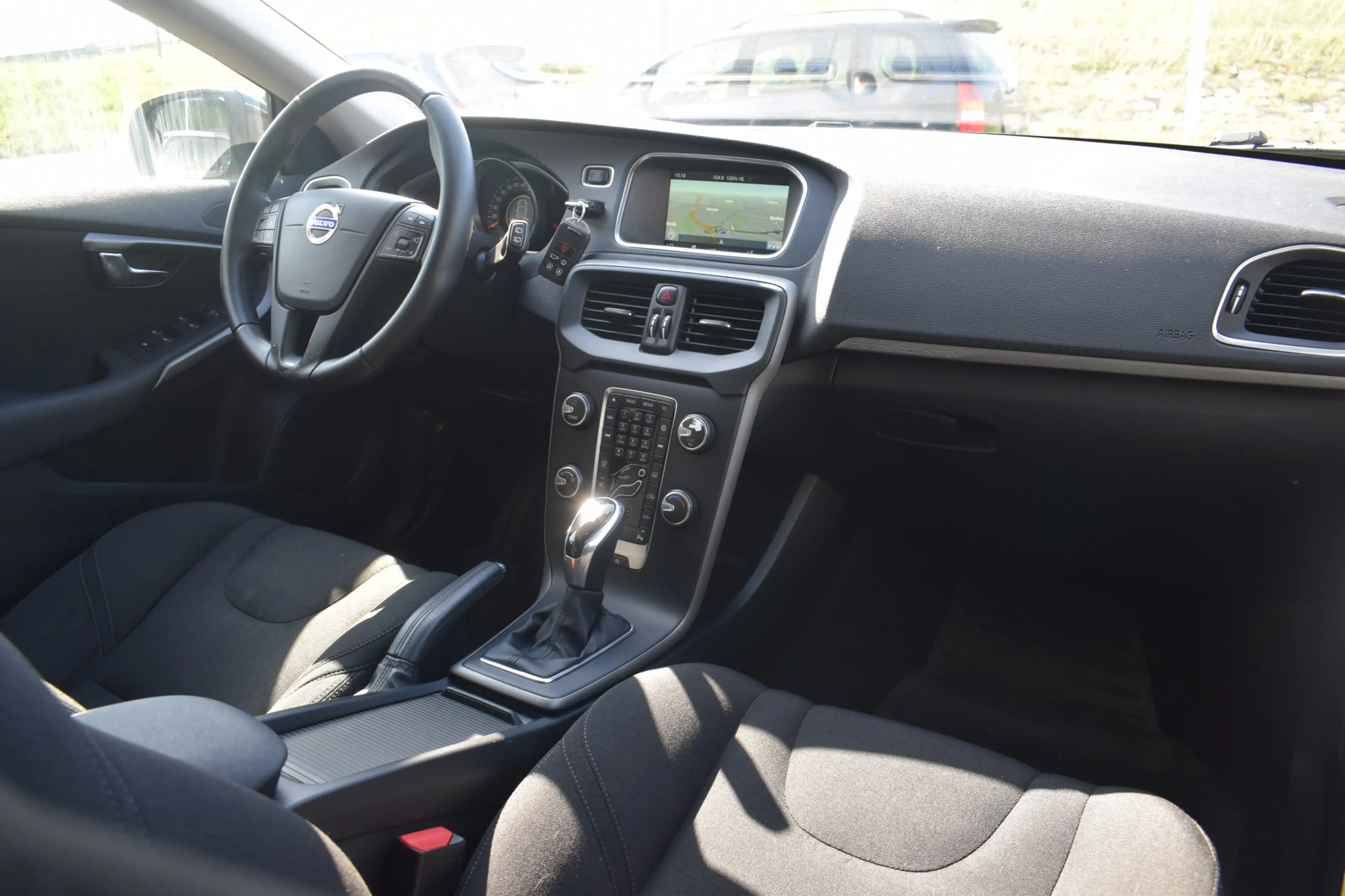 Volvo V40 Cross Country 1.5 T3 Momentum Automaat Climate Cruise PDC — photo 17