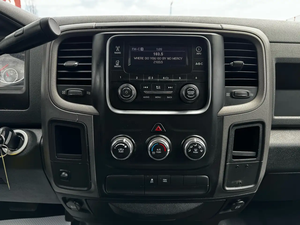 RAM 2500 снимка RAM 2500