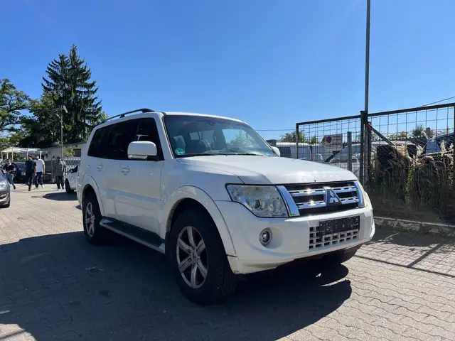 Mitsubishi Pajero 3.2 DI-D Instyle