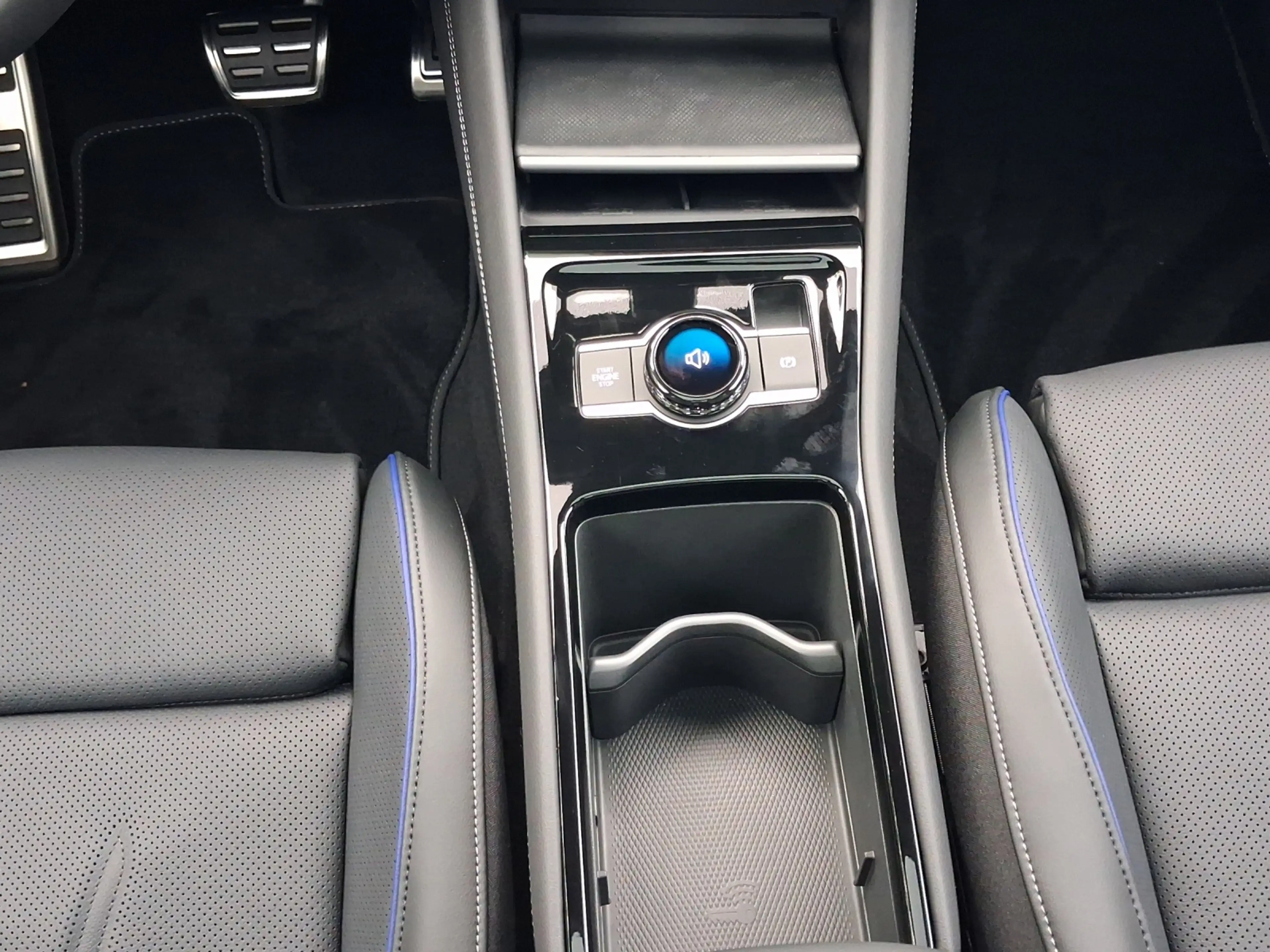 Volkswagen Tayron R-Line 1,5 l eHybrid OPF 130 kW (177 PS) / 85 k... — photo 7
