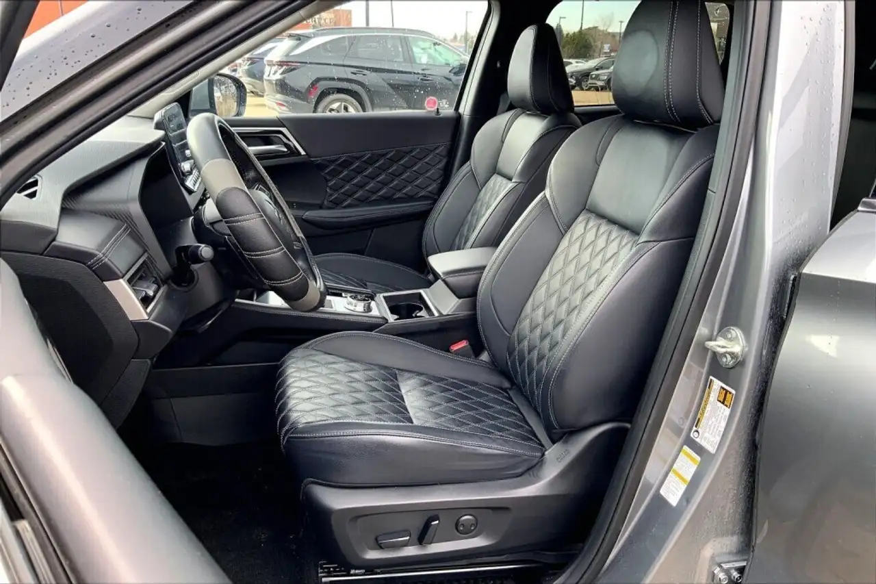Mitsubishi Outlander снимка Mitsubishi Outlander