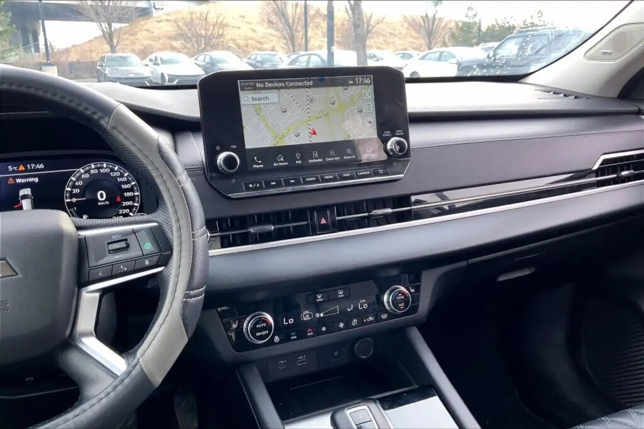 Mitsubishi Outlander снимка Mitsubishi Outlander