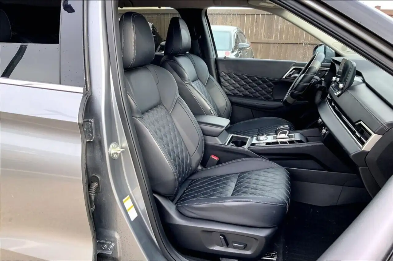 Mitsubishi Outlander снимка Mitsubishi Outlander