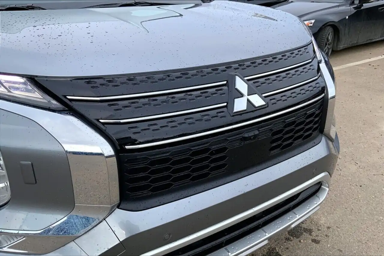 Mitsubishi Outlander снимка Mitsubishi Outlander
