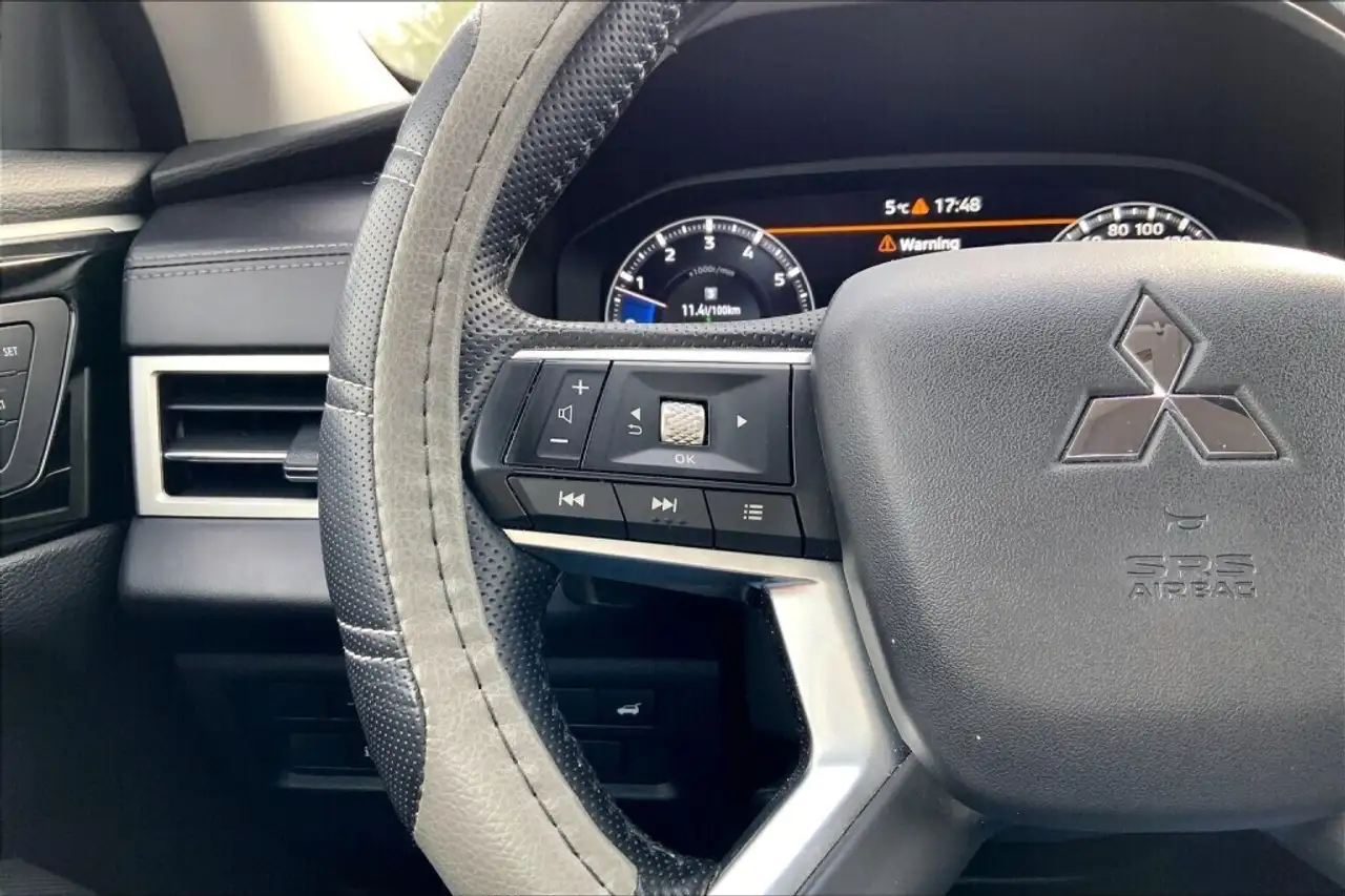 Mitsubishi Outlander снимка Mitsubishi Outlander