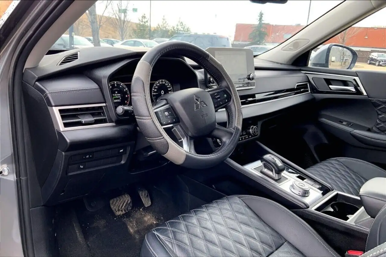 Mitsubishi Outlander снимка Mitsubishi Outlander