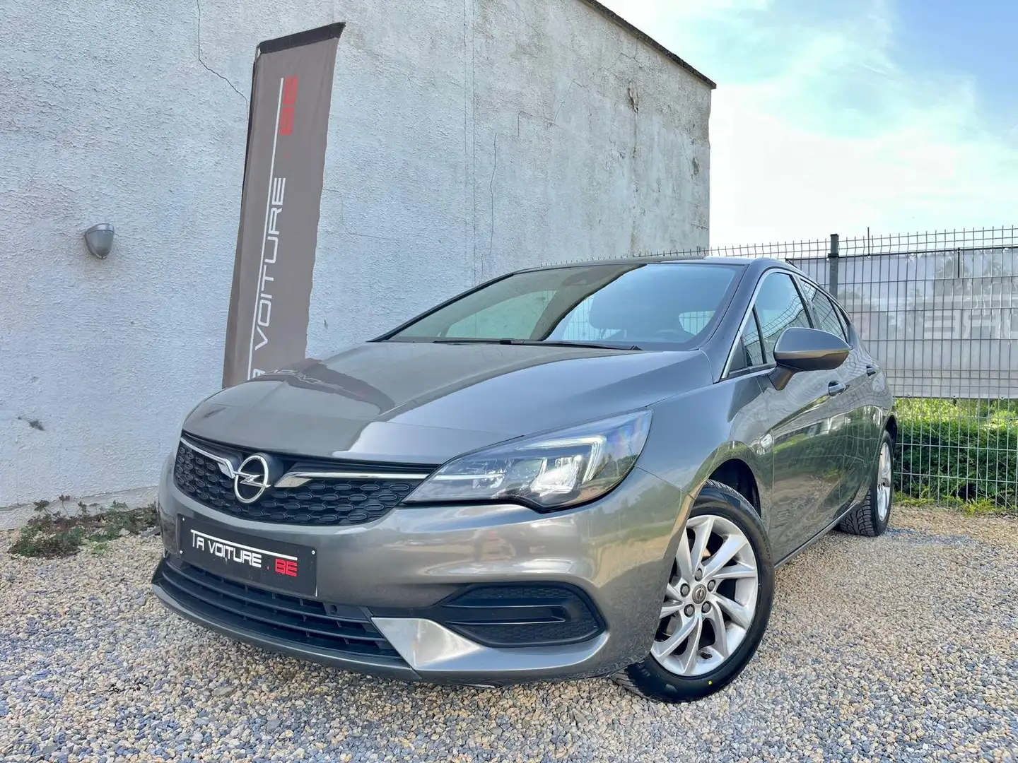 Opel Astra 1.4 Turbo Edition BOITE-AUTO/LED/CARPLAY/CLIM-AUTO Gris - 2