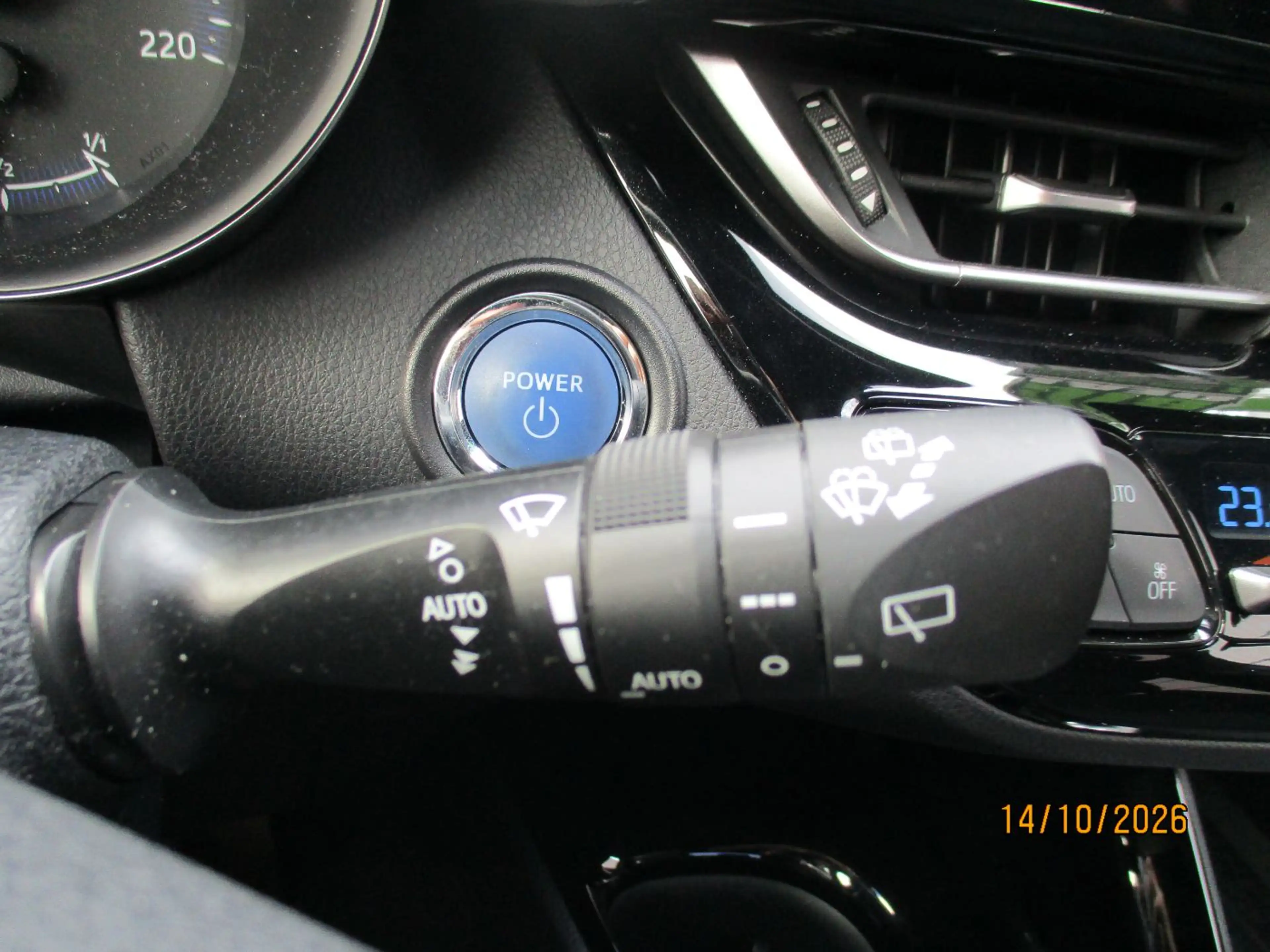 Toyota C-HR 1.8 C-LUB ACC+LED+Navi+SHZ+2xKlima+Kam.+PDC — photo 14