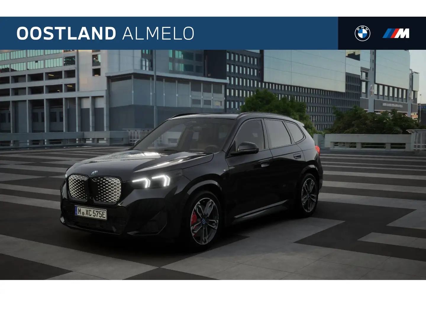 BMW iX1 eDrive20 High Executive M Sport / Sportstoelen / A Zwart - 1