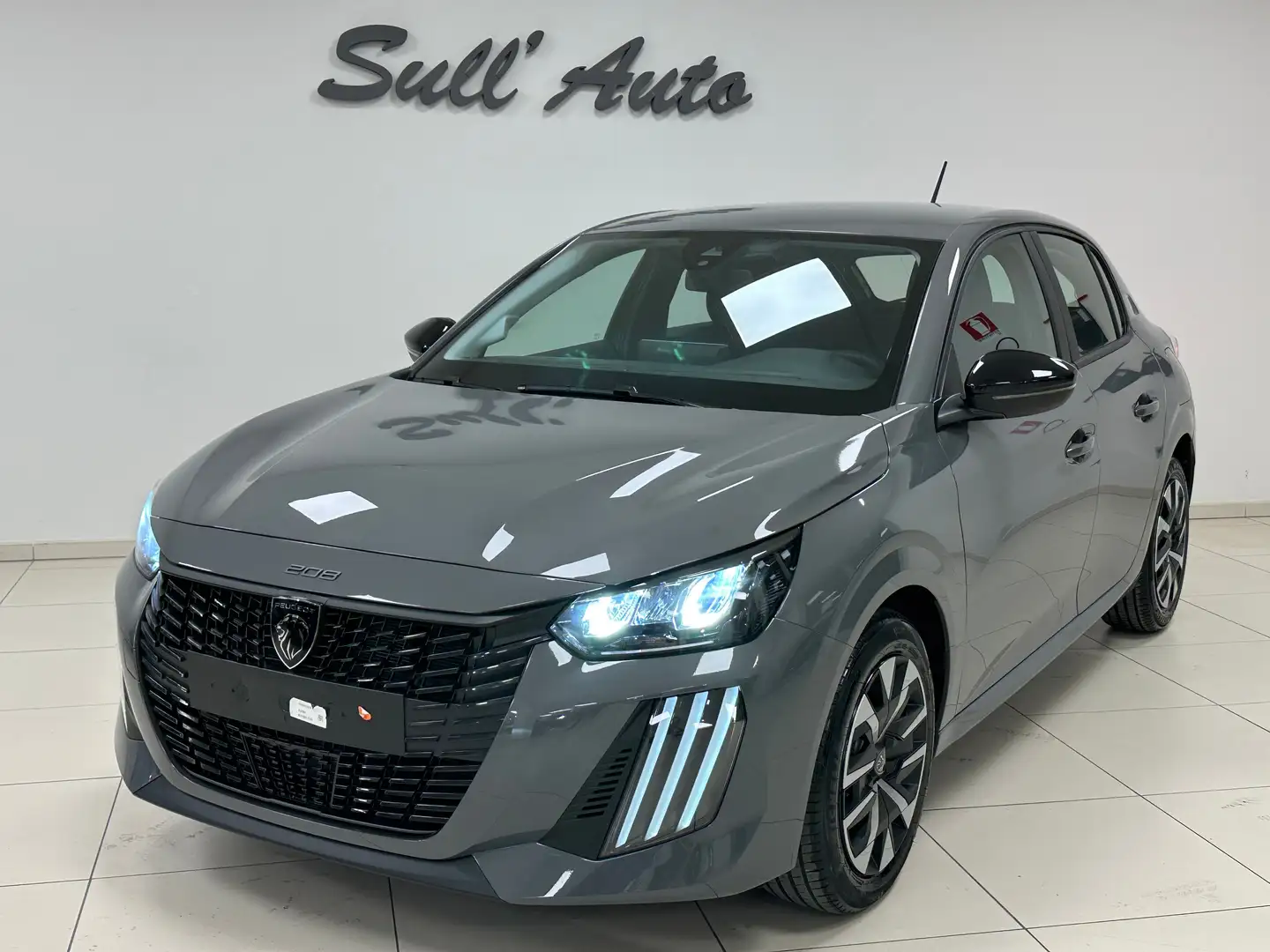 Peugeot 208 1.2 PureTech 75 CV Stop&Start Allure KM 0 - 2024 Gris - 1