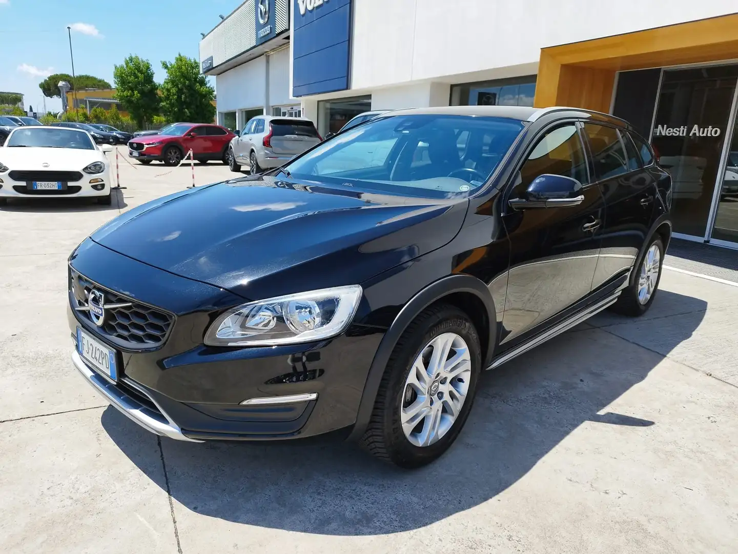 Volvo V60 Cross Country V60 I 2014 Cross Country 2.0 d3 Business Nero - 1
