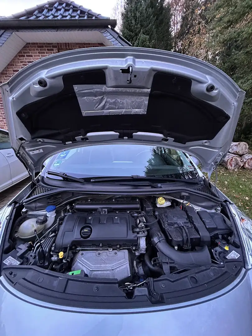 Peugeot 207 207 SW 95 VTi Family Silber - 2