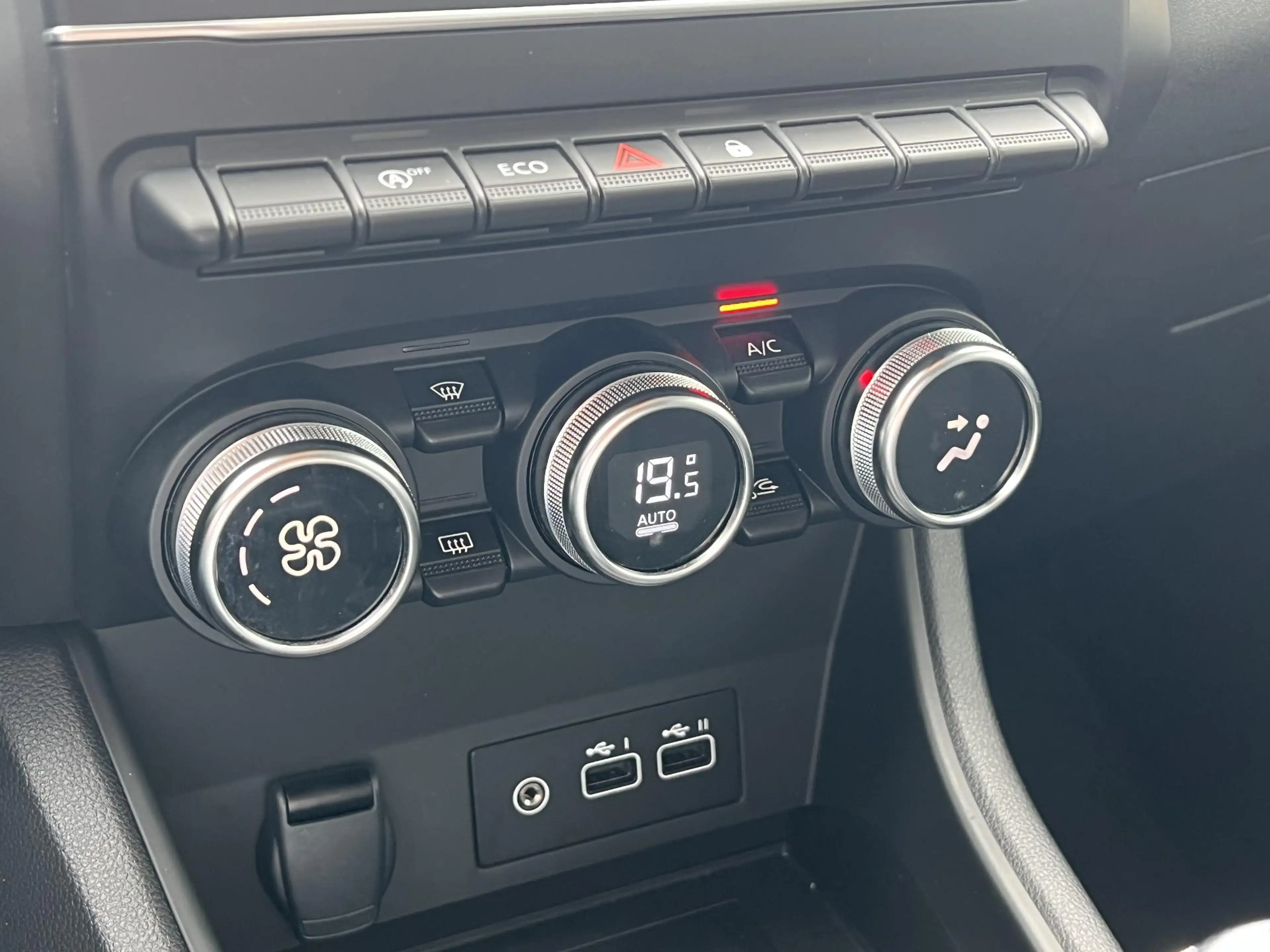 Renault Captur 1.0 TCe 90 evolution Black Line | Navigatie | Clim — photo 12