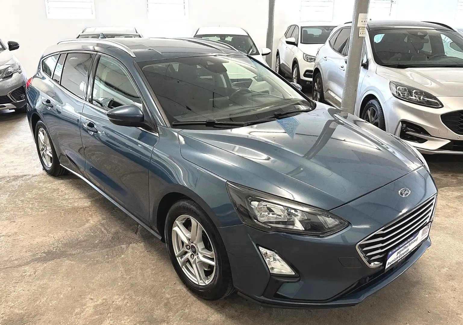 Ford Focus Turnier Titanium, Top Ausstattung,wenig KM Blau - 2