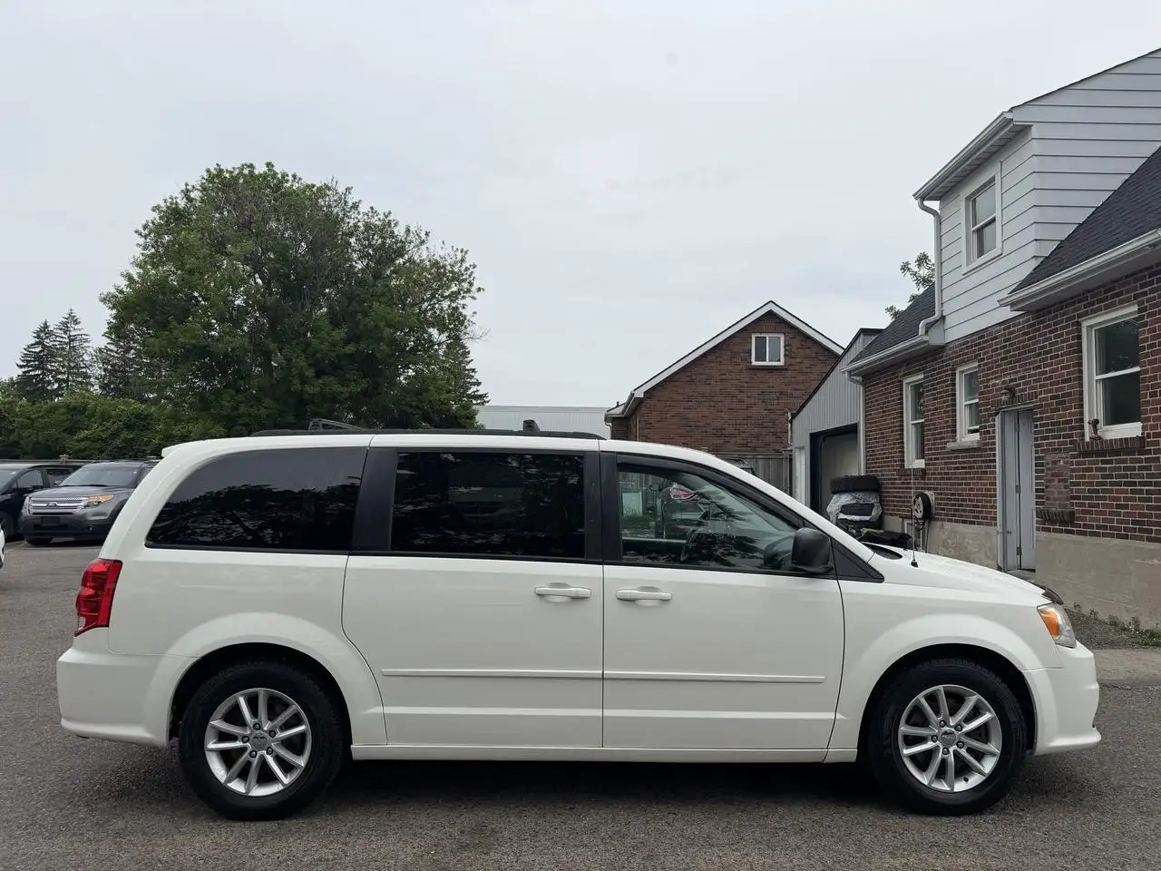 Dodge Grand Caravan photo Dodge Grand Caravan