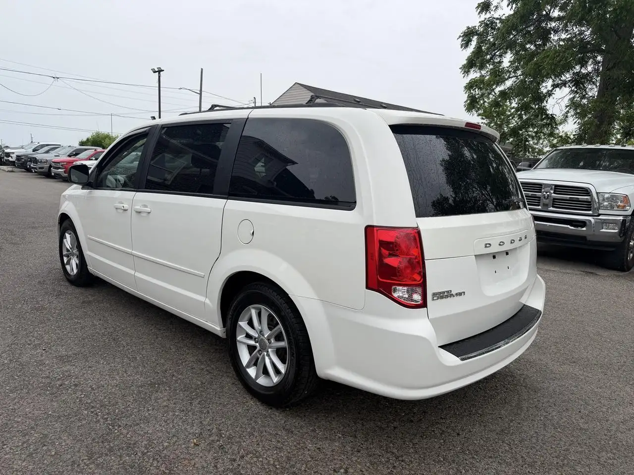 Dodge Grand Caravan photo Dodge Grand Caravan