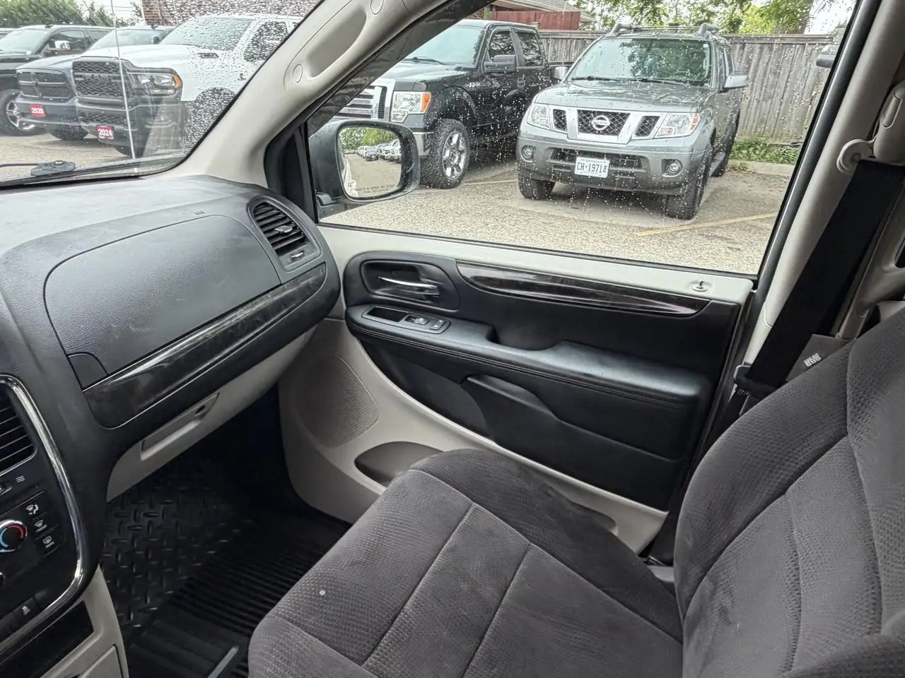 Dodge Grand Caravan photo Dodge Grand Caravan