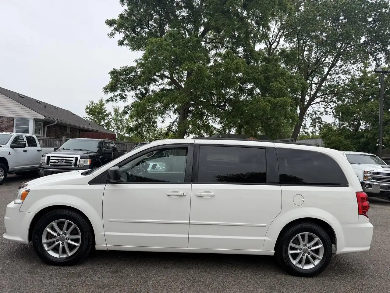 Dodge Grand Caravan photo Dodge Grand Caravan