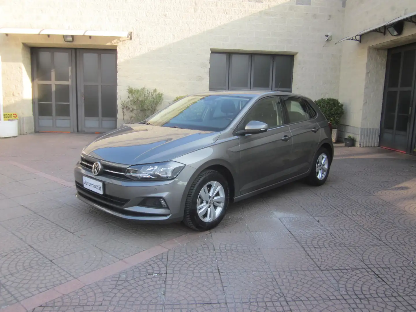 Volkswagen Polo 1.0 evo GPL Comfortline 80cv (ok anche neopaten.) Grau - 1