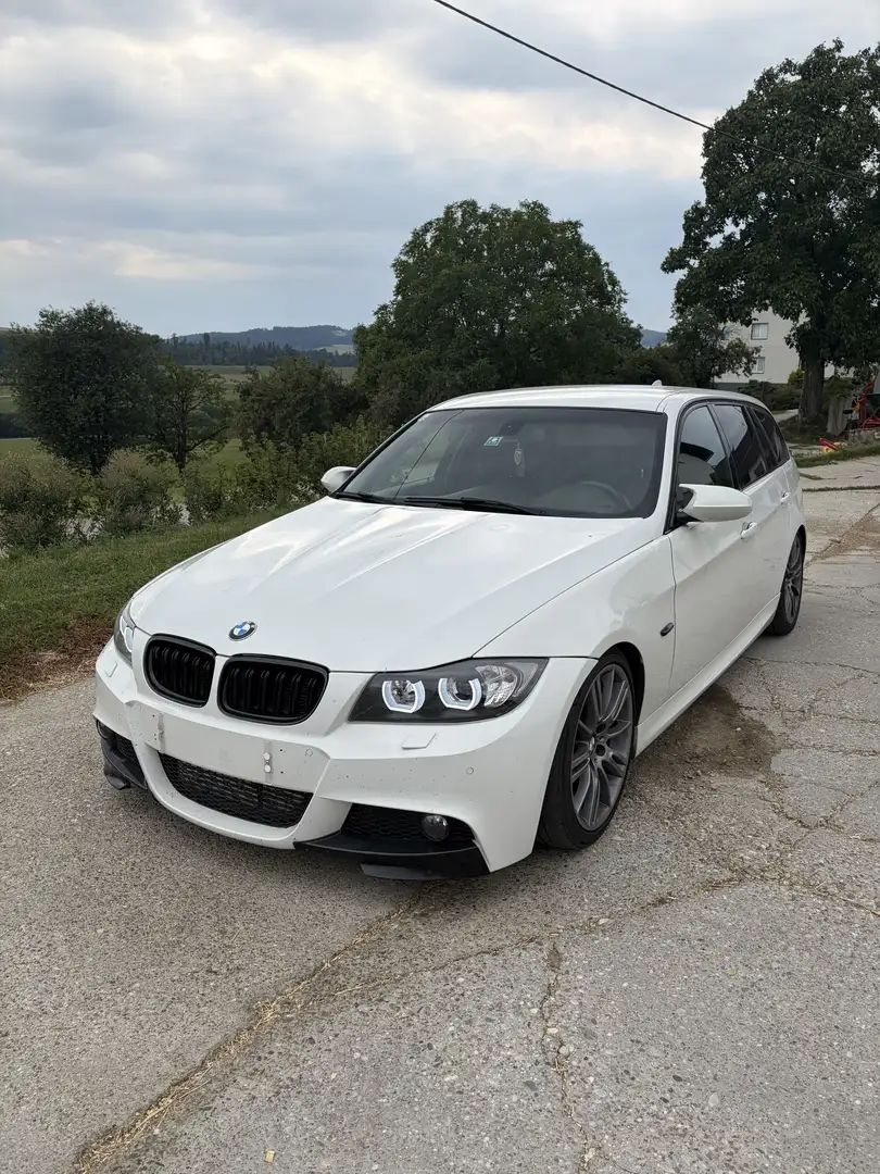 BMW 330 330d Touring Aut. - 1