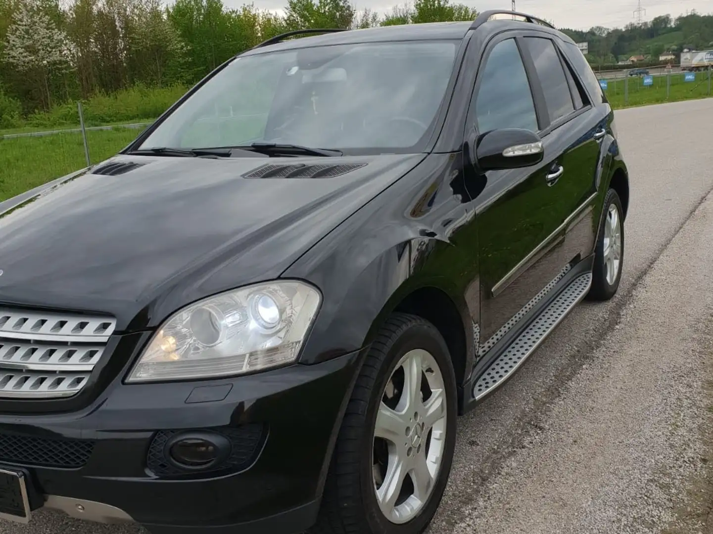 Mercedes-Benz ML 320 CDI 4MATIC Aut. DPF Schwarz - 1