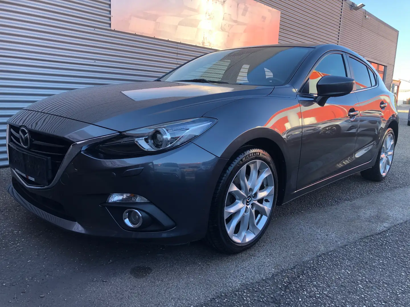 Mazda 3 Mazda 3 Sport CD105 Revolution #SUPER AUSSTATTUNG#NAVI #RÜCKFAHRKAMERA #SITZHEIZUNG# Grau - 1