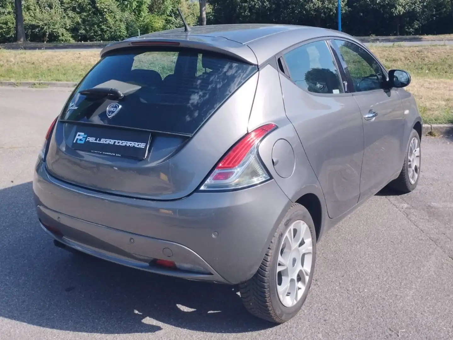 Lancia Ypsilon 1.2 Gold 69cv ideale x neopatentati Grigio - 2