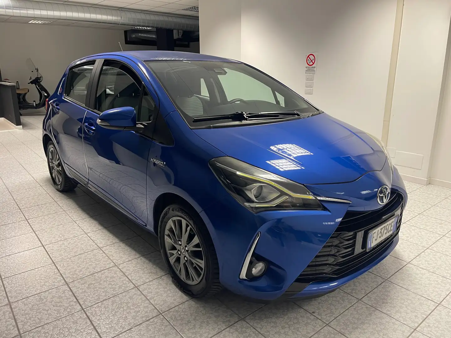 Toyota Yaris Yaris 5p 1.5h Active Blu/Azzurro - 1